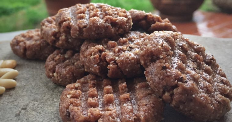 “Biscrudi” di Pinoli e Cioccolato –  Biscotti Raw Vegan senza Essiccatore